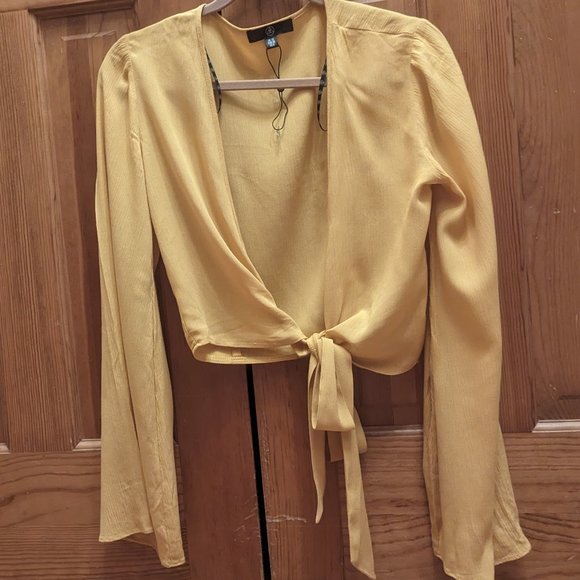 NWT Missguided Cropped Front-Tie blouse in Mustard Color - Picture 1 of 8